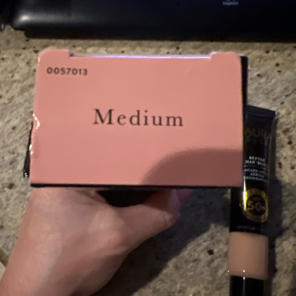 🆕️ LAURA GELLER Better Than Block Skincare- Foundation SPF 50+ Medium - Picture 2 of 3